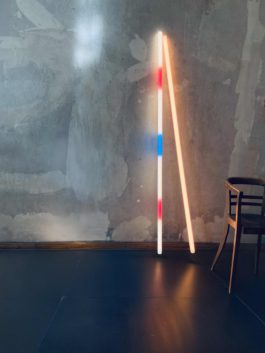 Viktor Heit Mikado mobiles Licht, Acrylrohr, monochrom oder zweifarbig